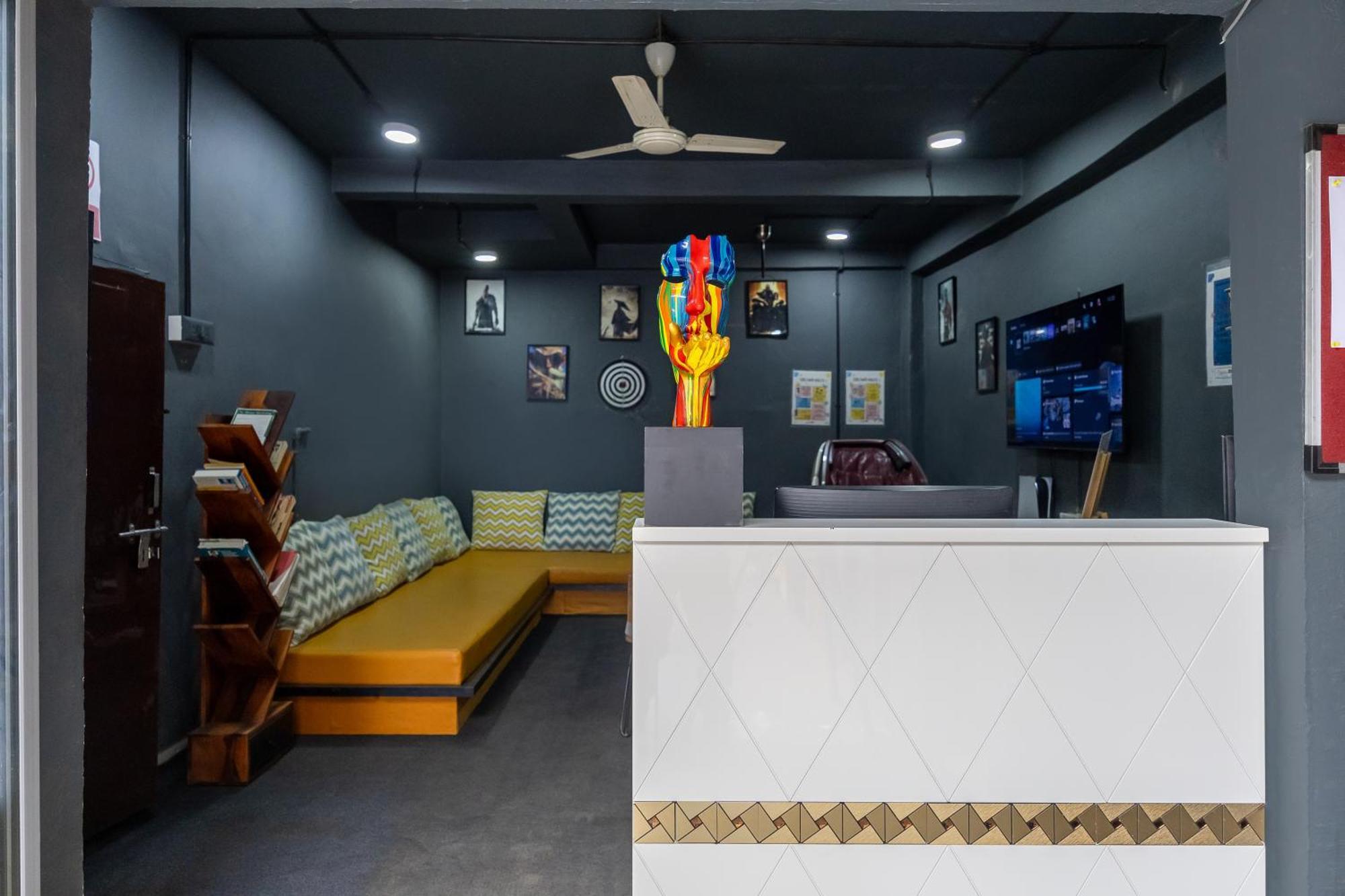 Hostel Coliwo Trois - Kharadi *