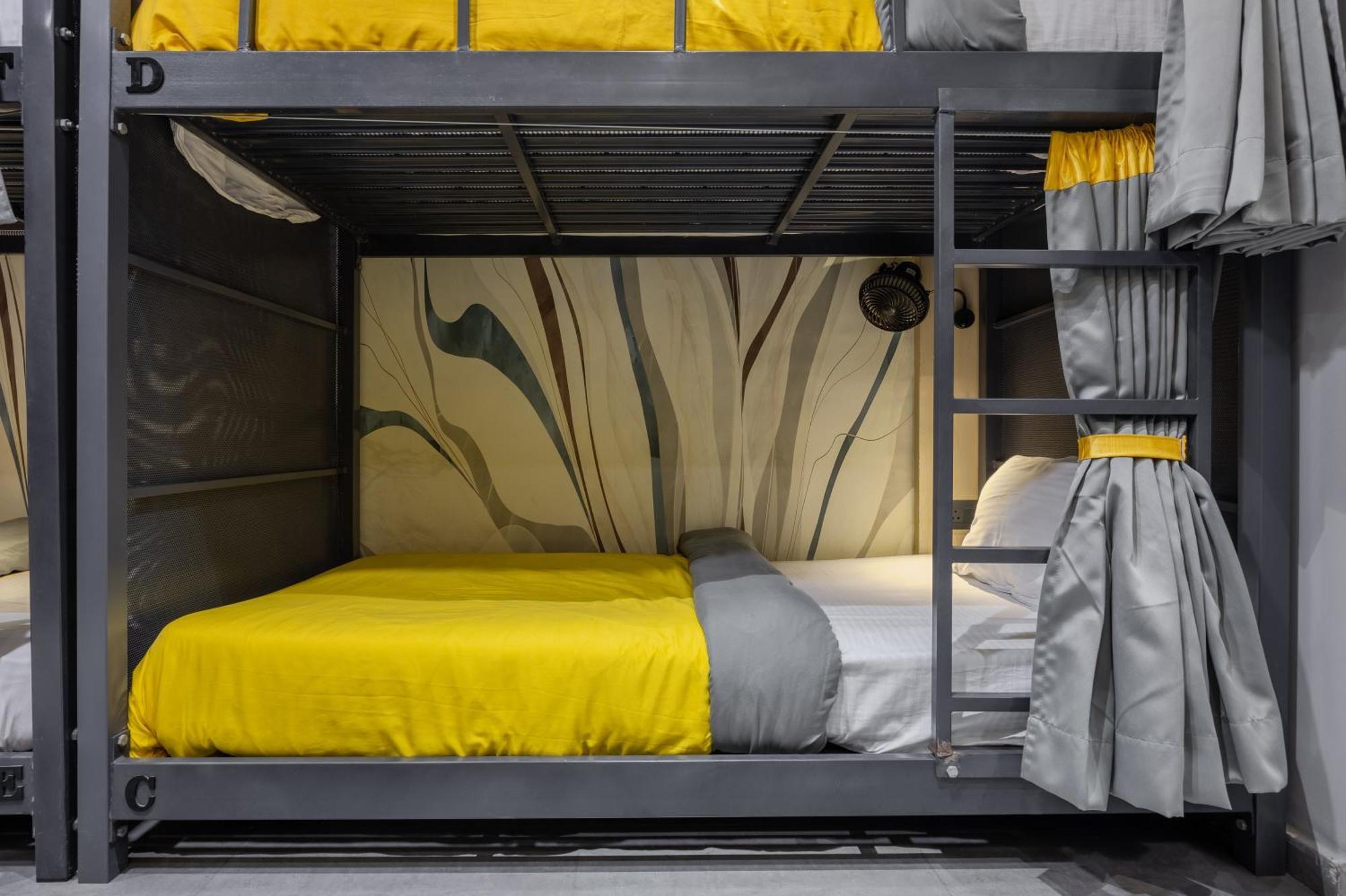 Hostel Coliwo Trois - Kharadi Pune